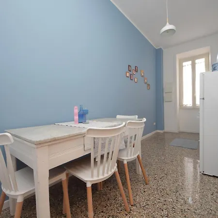 Ych-vintage Flat Near San Giovanni Apartment
