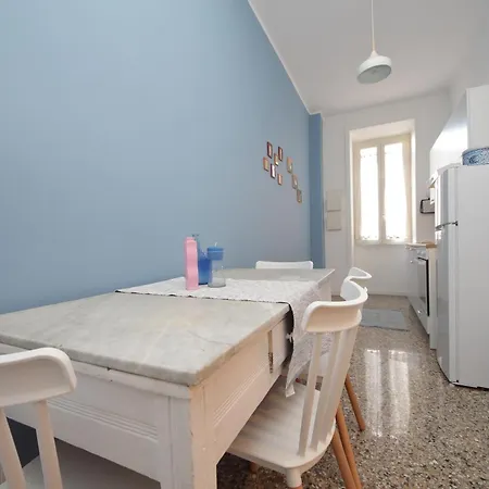 Ych-vintage Flat Near San Giovanni Apartment