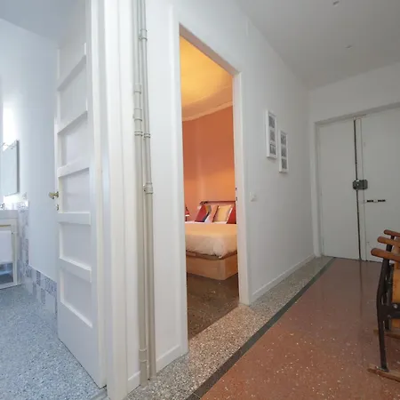 Ych-vintage Flat Near San Giovanni * Rome