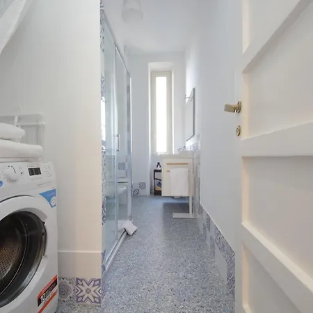 Ych-vintage Flat Near San Giovanni Rome